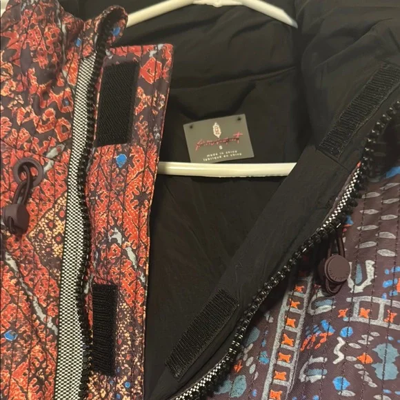 Patterned Women's Jacket - Red and Blue - Picture 2 of 3